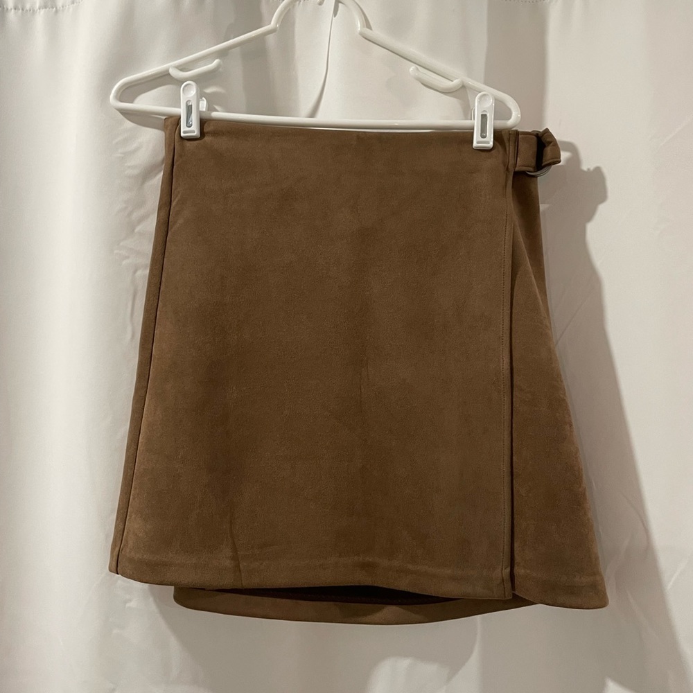 Banana Republic suede brown wrap skirt. Worn one time. Size 10